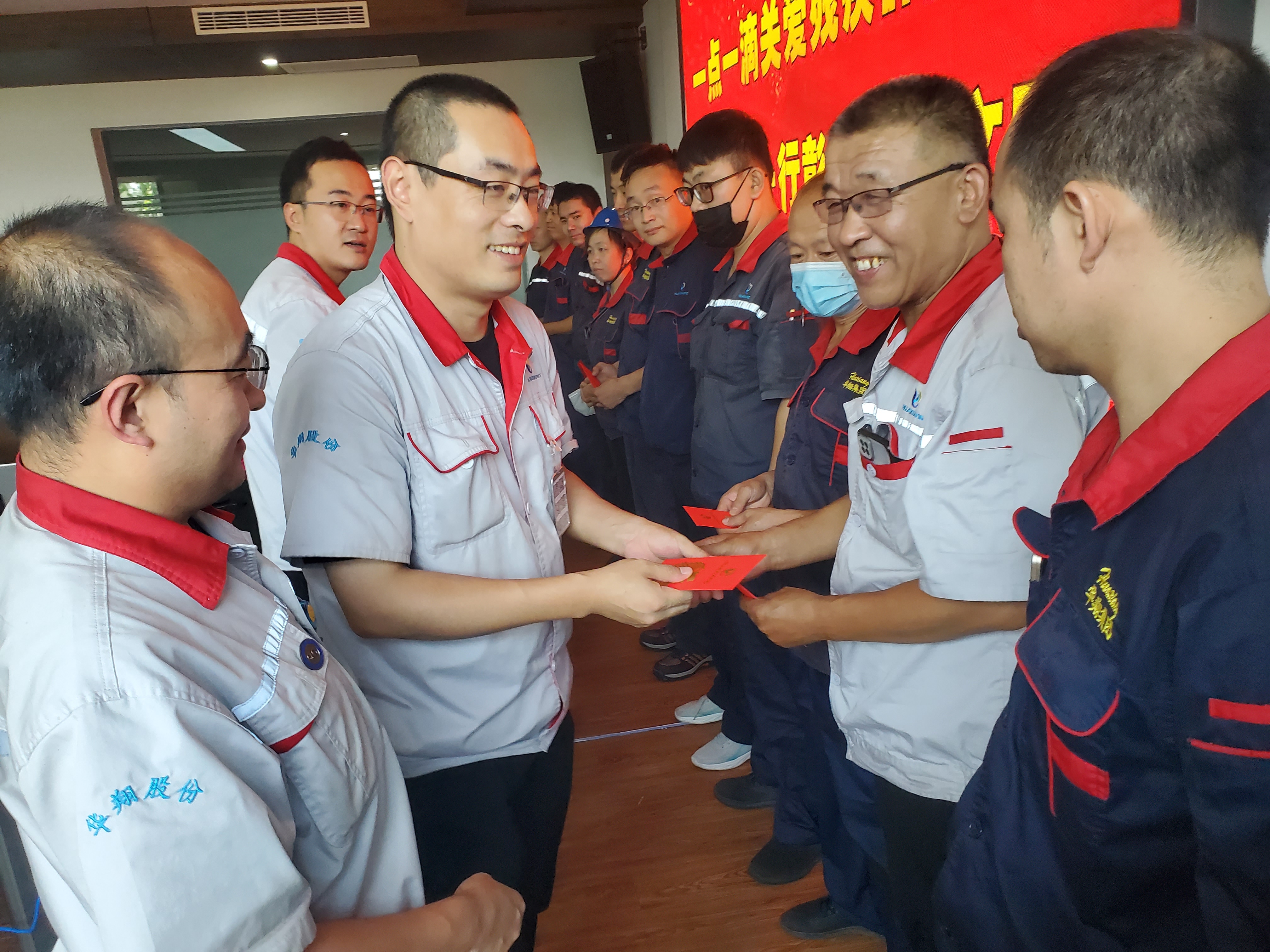 “扶殘助殘有你有我”，華翔很暖心！