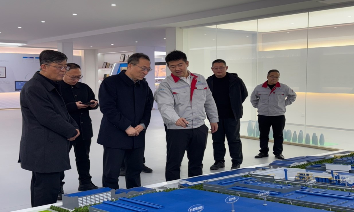 臨汾經(jīng)濟(jì)開(kāi)發(fā)區(qū)黨工委書記、管委會(huì)主任白建成一行深入華翔圣德曼新能源汽車零部件產(chǎn)業(yè)園調(diào)研